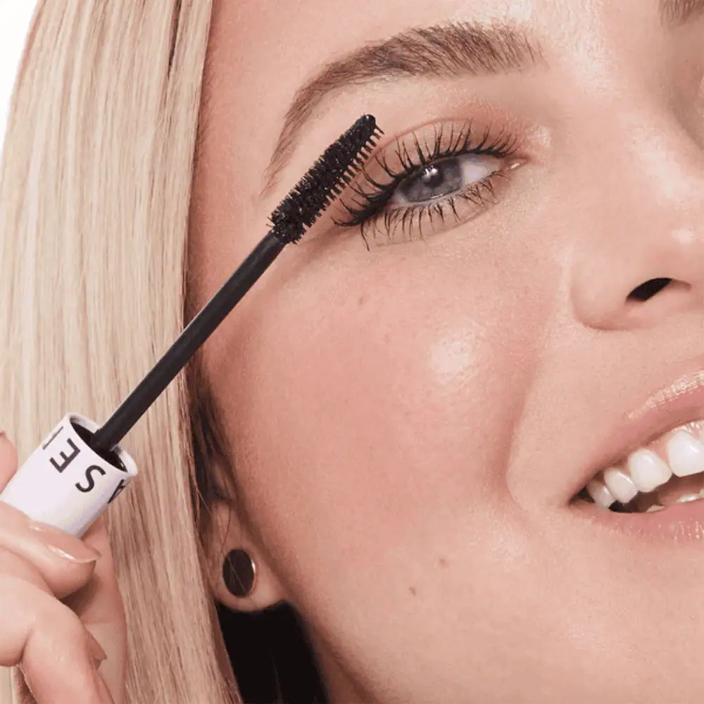Sephora Big By Definition Defining & Volumizing Mascara 5ml - Lebanon - Makeup Germany Sephora Big By Definition Defining & Volumizing Mascara 5ml Sephora Big By Definition Mascara Lebanon for sale in Lebanon - 5ml compact black tube with multidimensional fiber brush