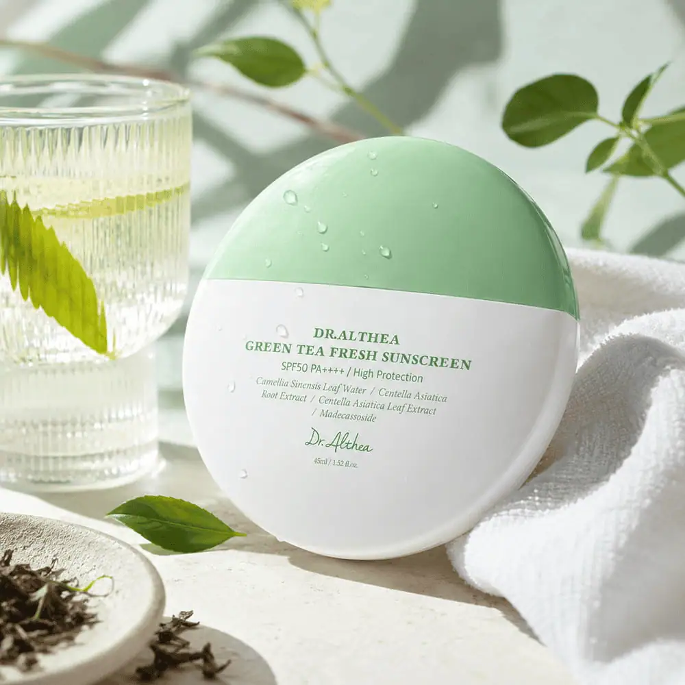 Dr. Althea Green Tea Fresh Sunscreen 45ml - Lebanon - Makeup Germany Dr. Althea Green Tea Fresh Sunscreen 45 ml Dr Althea Green Tea Sunscreen Lebanon for sale in Lebanon - 45ml green tube containing lightweight non-greasy green tea fresh sunscreen SPF50+ PA++++