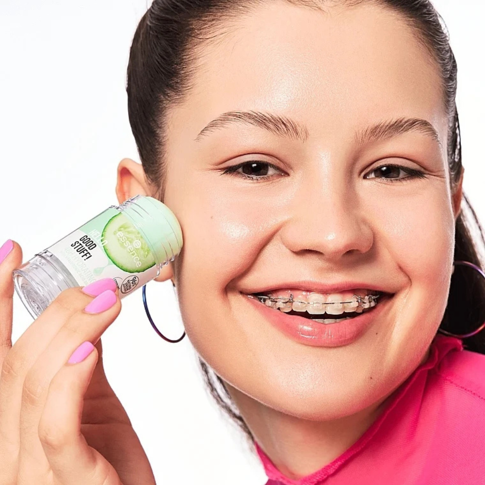 Essence Hello Good Stuff Face Stick Serum 48h Hydrating Stick 30g - Lebanon - Makeup Germany Essence Hello Good Stuff Face Stick Serum 30g Essence Hello Good Stuff Serum Stick Lebanon for sale in Lebanon - 30g green twist-up hydrating stick serum