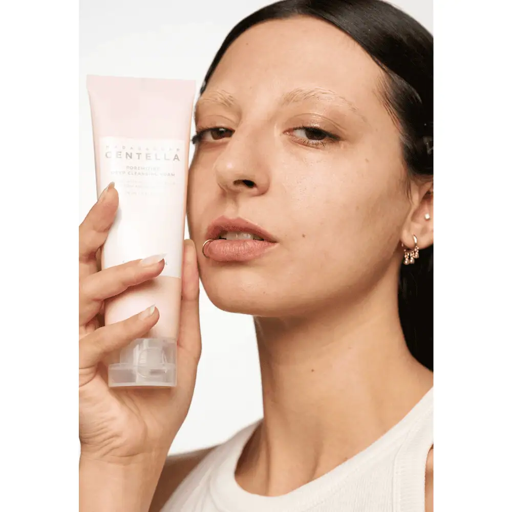 SKIN1004 Madagascar Centella Poremizing Deep Cleansing Foam 125ml - Lebanon - Makeup Germany SKIN1004 Madagascar Centella Poremizing Deep Cleansing Foam 125ml SKIN1004 Centella Poremizing Cleansing Foam Lebanon for sale in Lebanon - 125ml pink tube with rich creamy deep pore-cleansing foam formula