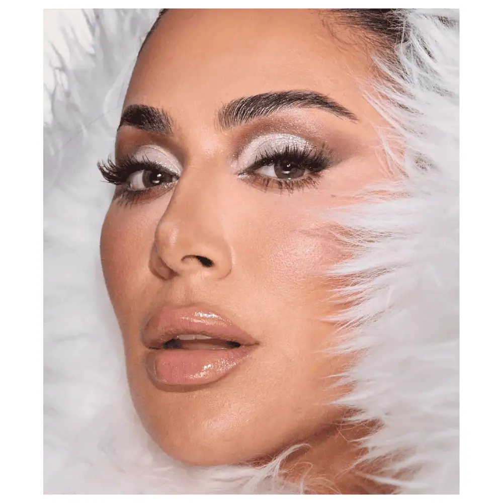 Huda Beauty Icy Nude Eyeshadow Palette - Lebanon - Makeup Germany Huda Beauty Huda Beauty Icy Nude Eyeshadow Palette Cool-Toned Nude Eyeshadow Palette for sale in Lebanon - 18 cool matte shimmer metallic foiled eyeshadow compact