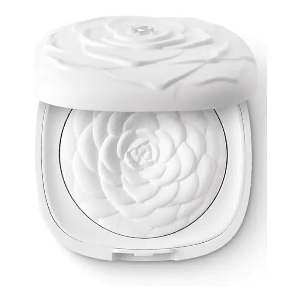 Kiko Milano Blossoming Beauty Blooming Perfecting Powder - Lebanon - Makeup Germany Kiko Milano Blossoming Beauty Blooming Perfecting Powder Kiko Milano Blossoming Beauty Blooming Perfecting Powder Lebanon for sale in Lebanon - floral embossed compact container of Kiko Milano Blossoming Beauty transparent perfecting powder