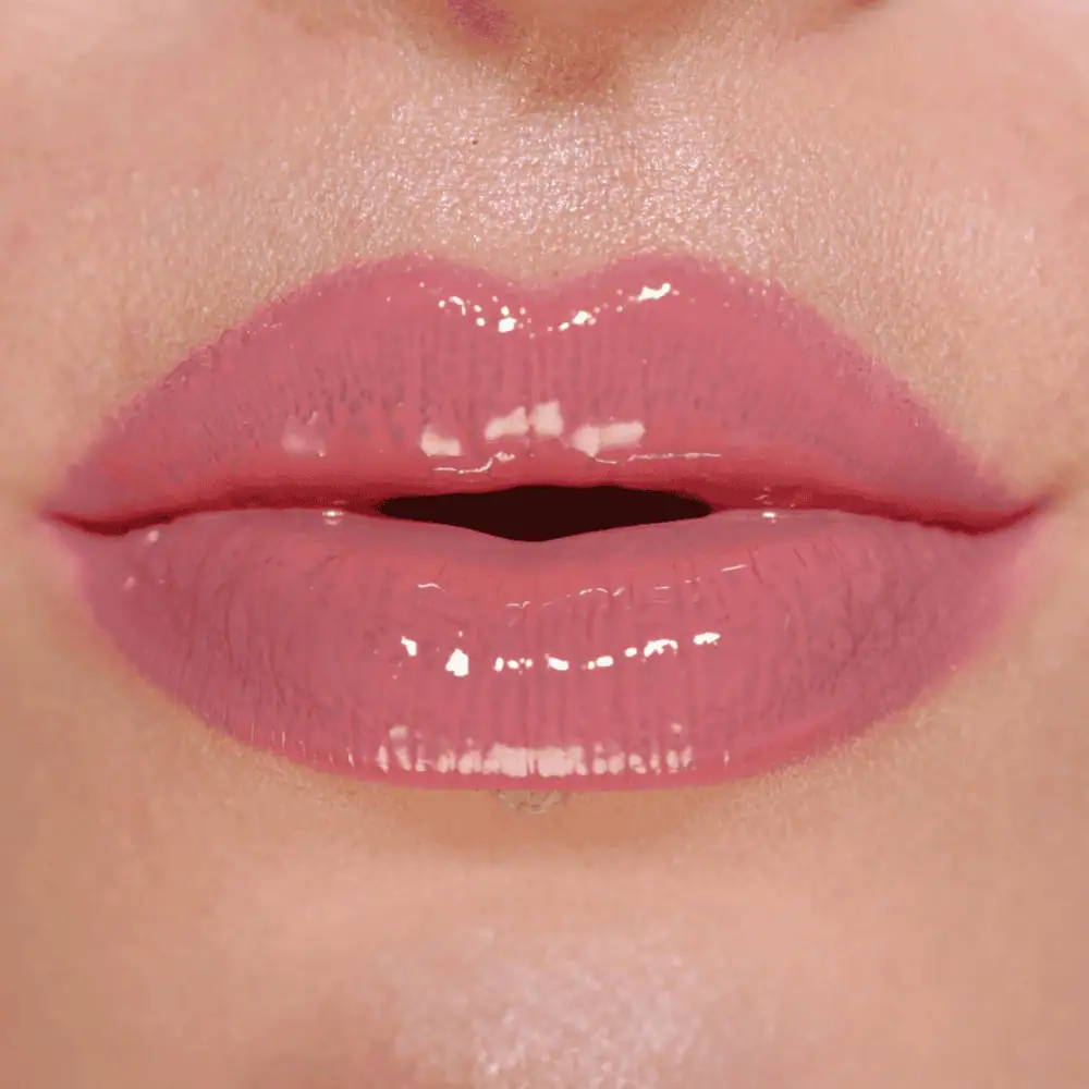 Revolution Lip Shape Kit Pink Nude - Lebanon - Makeup Germany Revolution Lip Shape Kit Pink Nude Revolution Lip Shape Kit Pink Nude Lebanon for sale in Lebanon - Makeup Revolution 3-step Lip Shape Kit in shade Pink Nude featuring creamy lip liner, color setter, and high-shine lip gloss