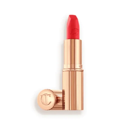 Charlotte Tilbury Hot Lips Miranda May Charlotte Tilbury Hot Lips Lipstick for sale in Lebanon - fresh pink coral matte lipstick with square tip